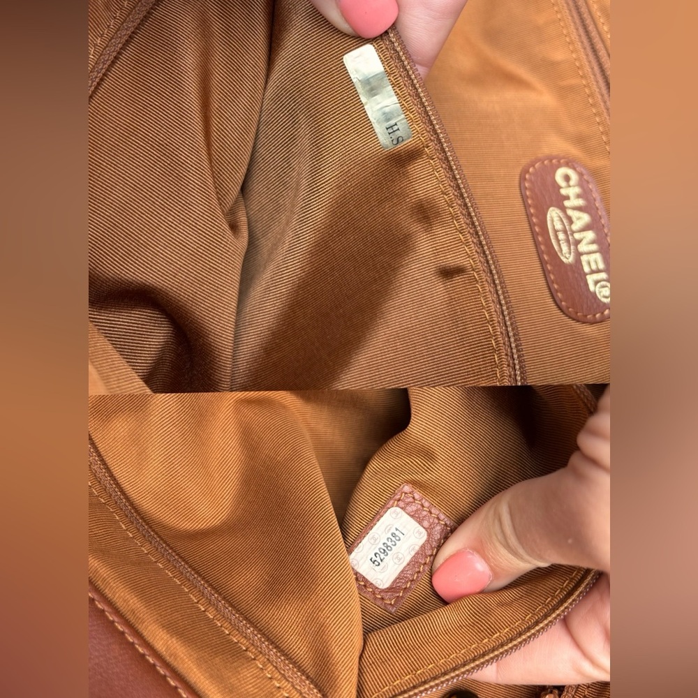 Authentic CHANEL brown leather CC tote tortoise handles - Picture 16 of 16